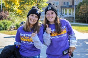 UWSP students during campus clean up