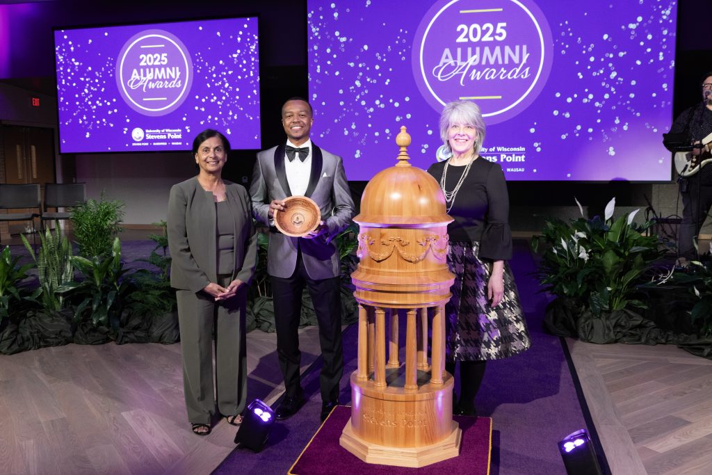 Photo of Khalif El-Amin receiving his award