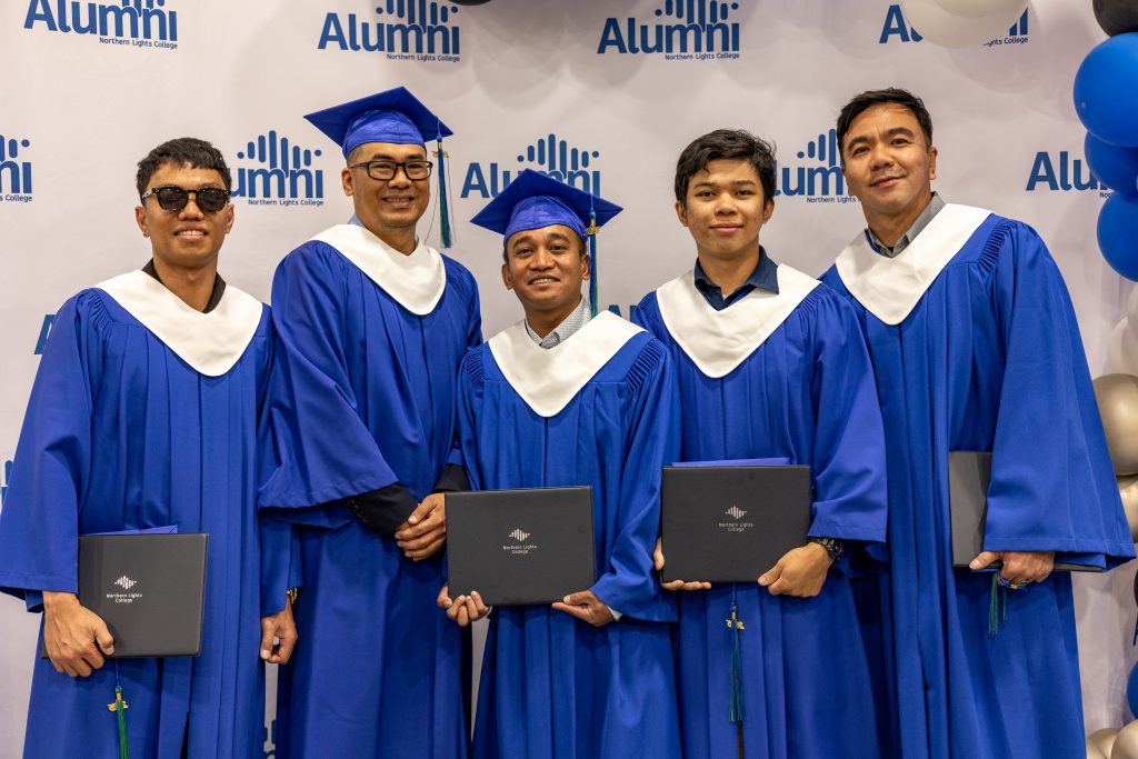 Alumni (8)