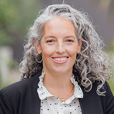 Gabrielle Conecker ’00