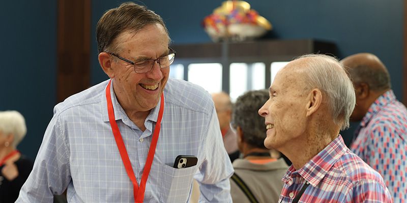 Dick Metzler ’65, left, and Roger Ferris ’65