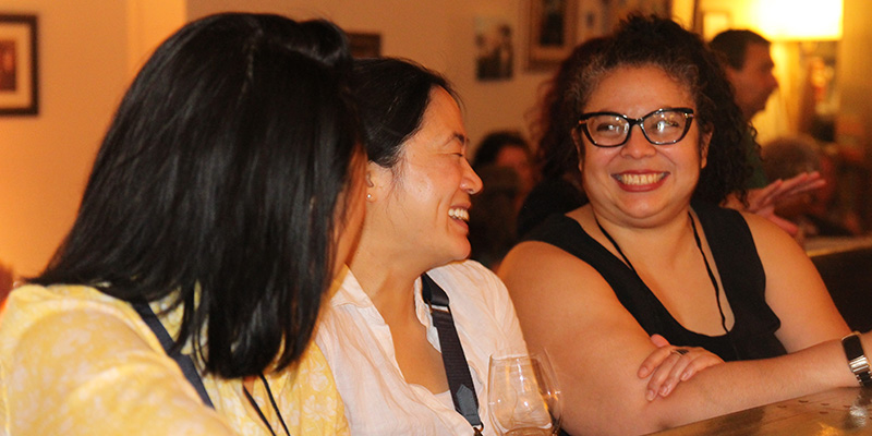 Deana Greenfield ’00 reunites with class of 1998 graduates.
