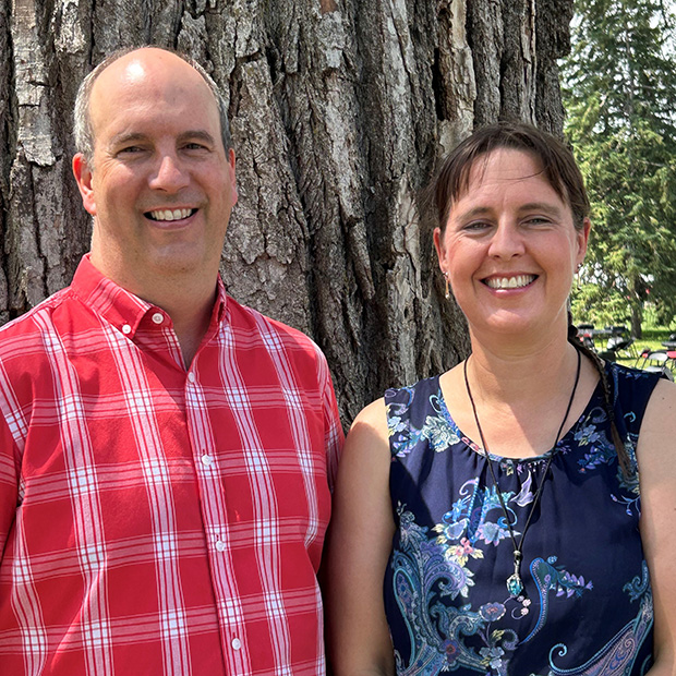 John Brentnall ’93 and Tara M. Neavins ’93