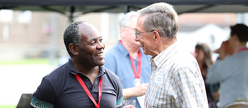 Bernard Jackson ’86 and chemistry professor emeritus Gene Wubbels.