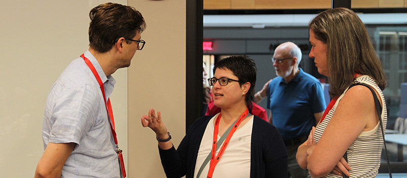Amy Jo Johnson ’99 chats with Mansir Petrie ’99