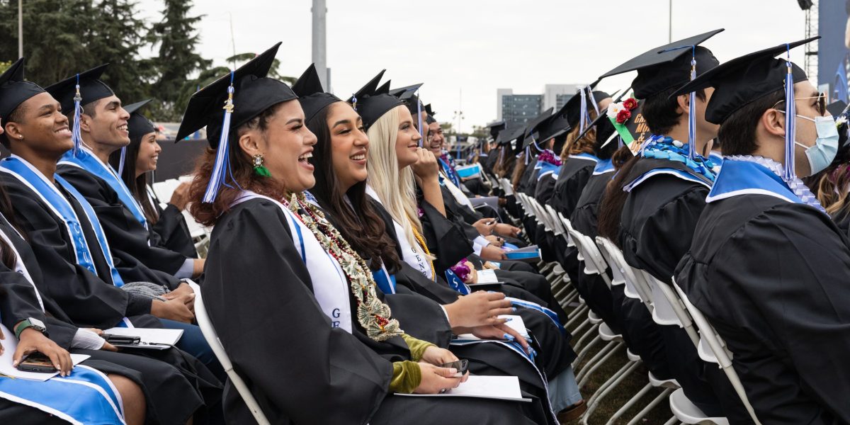 csusm grads at commencement